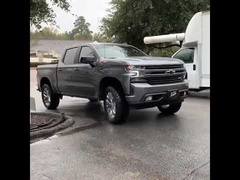 35x12 5 looking perfect on this 2019 Silverado with just a leveling kit