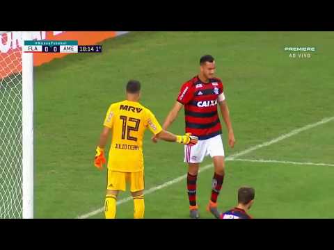Duas defesas em sequencia contra o América MG em 21/04/2018