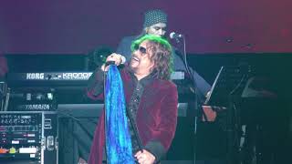 Download lagu Awie Nyanyi Lagu MATA HATI JIWA di Konsert Romantika Awie di Stadium Malawati Shah Alam. mp3 Download lagu Awie Nyanyi Lagu MATA HATI JIWA di Konsert Romantika Awie di Stadium Malawati Shah Alam. mp3