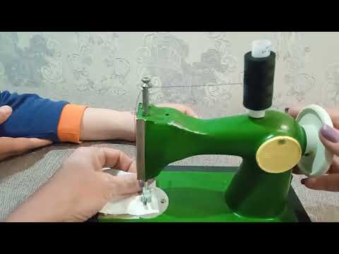 147 Обзор детской швейной машинки СССР. Эффект ВАУ!!! Винтажные детские игрушки.
