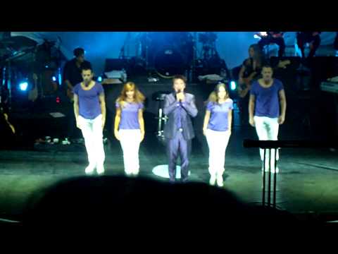John Barrowman Live 2010 in Liverpool singing fireflies