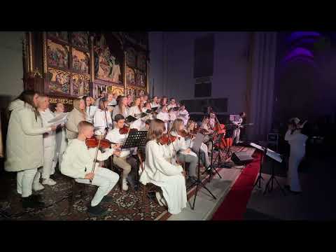 Wiem, że otaczają Cię istoty I Noc Świętych = Noc innych 2025