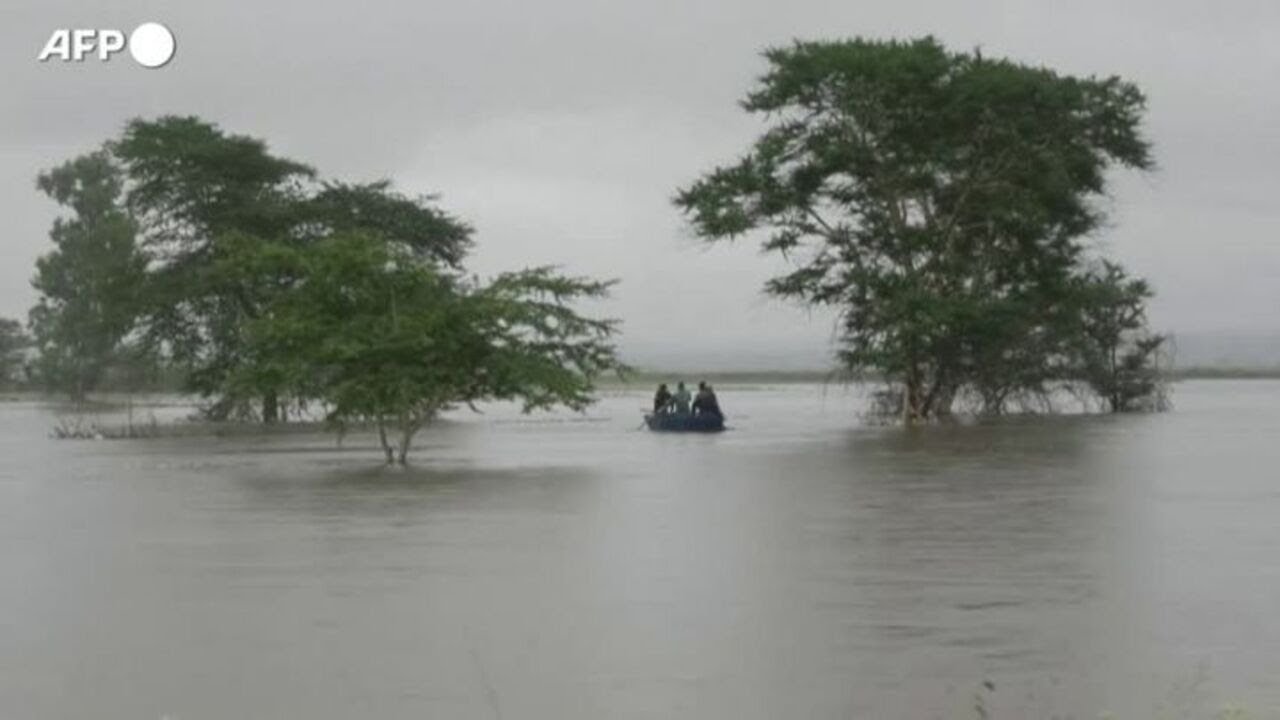 Inondazioni in Mozambico, a Boane strade come fiumi