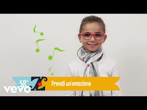La crema da pigmentary nota su una faccia da Vichy Vitamine per pelle di faccia a pigmentazione