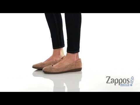 naturalizer flexy flats red