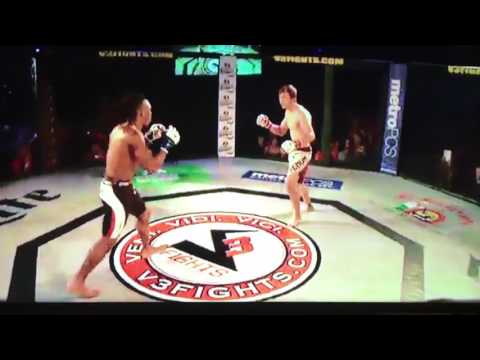 Michael Walker vs Solo Hatley V3 title fight part 1