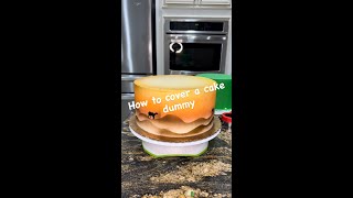 How to cover a cake dummy
