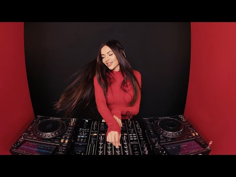 Xenia Dia (Diamond)- Live @ Barcelona / Melodic Techno & Progressive House DJ Mix