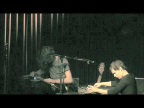 Kaki King and Leroy Lee's creepy jam