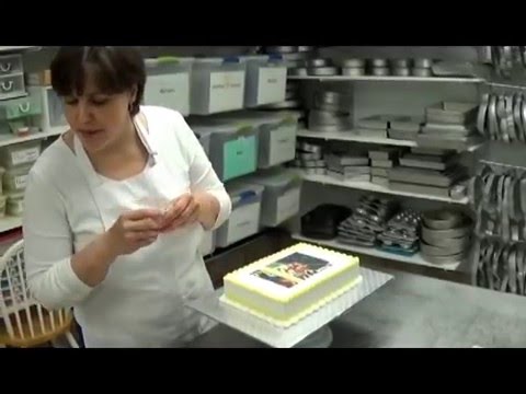 Décorer un gâteau avec un image (ou pellicule) mangeable