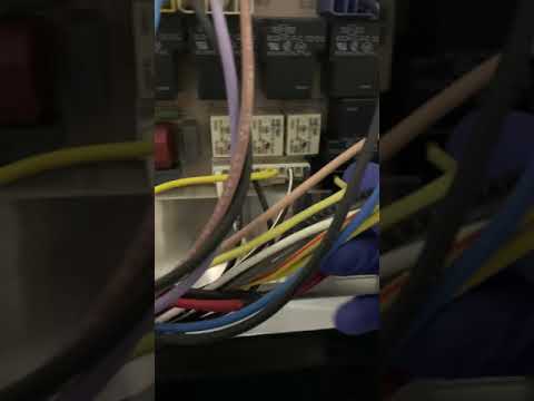 Why Is Only The Broil Element Working When I Select Bake???