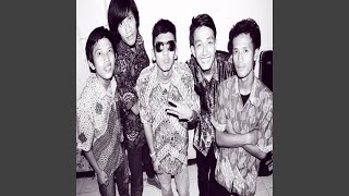 Download lagu Genggam Tanganku mp3 Download lagu Genggam Tanganku mp3