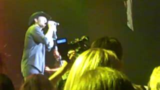 Chris Young &quot; Lay It On Me&quot;