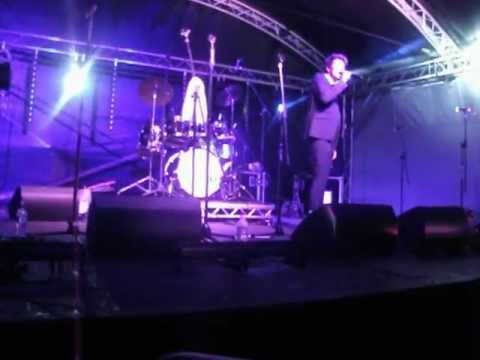 Tyler James performing Higher love in Windsor