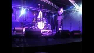 Tyler James performing Higher love in Windsor