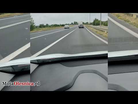 Niebezpieczne wyprzedzanie na trasie Oleśnica-Smardzów