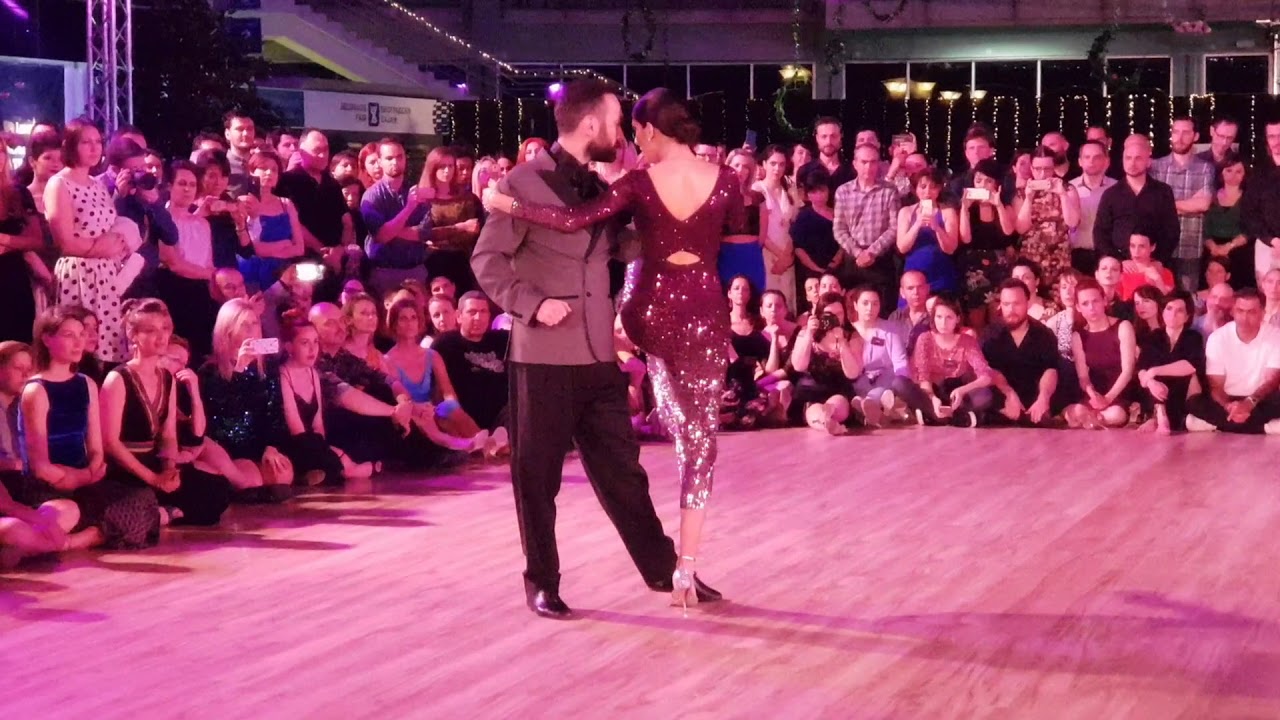 Sercan Yigit e Zeynep Aktar - 1/5