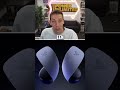PS5-controller die oordopjes oplaadt