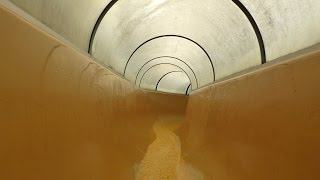 preview picture of video 'Freizeitbad Werl - gelbe Tunnelrutsche Onride'
