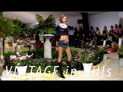 Vintage in Pills D&G Spring 2000 Milan - Fashion Channel