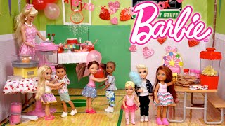 Download lagu Barbie & Ken Doll Family Getting Ready for School Dance mp3
