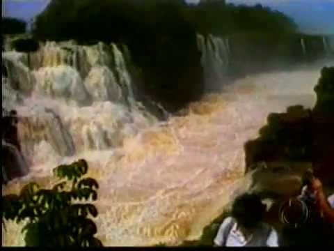 Ponte cai e deixa 32 mortos no Parque Nacional das Sete Quedas  - Janeiro 1982