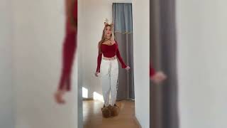 ブロンドの爆乳美女が乳首くっきりの妖精のコスプレでご登場！