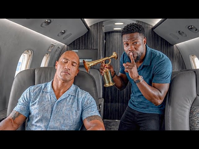 Kevin Hart Roasting Everyone and Making the Internet Cry Laughing SDDEFAULT Thumbnail