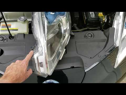 How to Remove Nissan Leaf Headlamp Assembly