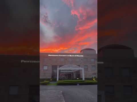 【きれいだったので♪】夕焼け空の校舎