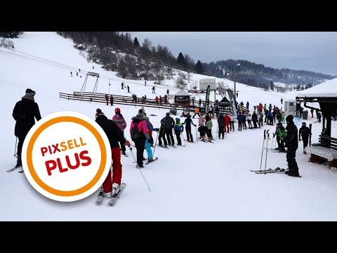 Velike gužve na skijalištu Čelimbaša u Mrkoplju | PIXSELL PLUS