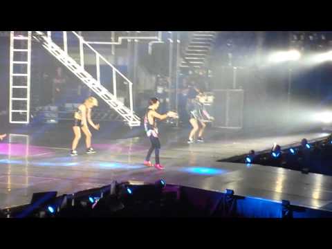 20140914 YGFAMinSG Day2 : Part16: Special Stage - GD The Baddest Male + CL MTBD