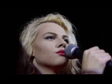 Wedding Band With Female Vocals in South East England - Groove Addiction (Live Music)