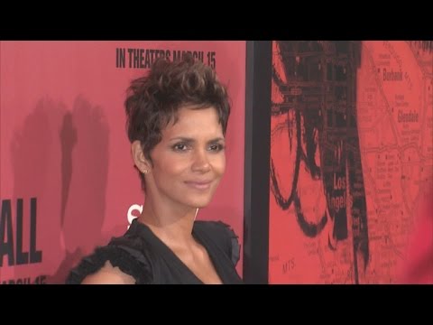 download lagu mp3 mp4 Halle Berry Beauty Secrets, download lagu Halle Berry Beauty Secrets gratis, unduh video klip Halle Berry Beauty Secrets