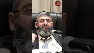 מזו התשובה האמיתית (הרב אייל עמרמי) - התמונה מוצגת ישירות מתוך אתר האינטרנט יוטיוב. זכויות היוצרים בתמונה שייכות ליוצרה. קישור קרדיט למקור התוכן נמצא בתוך דף הסרטון