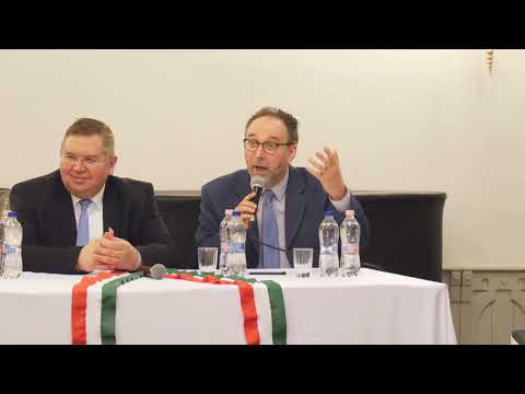 Pódiumbeszélgetés a Wesselényi Szalonban. Fekete Péter,Dr Bajkai István