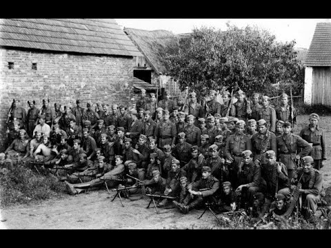 Ustaški bećarac (kolo igra, tamburica svira)