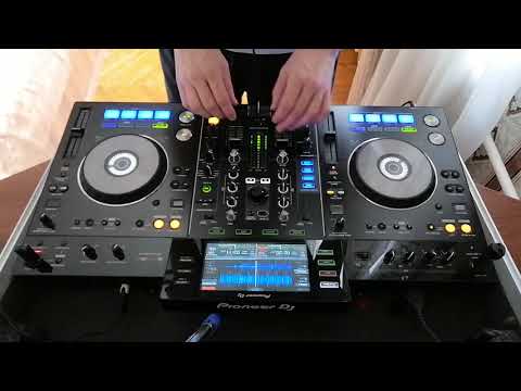 2tracks 01: Mosaic (Folic State) x Tumbler Vumber (Felipe G, S Doradus)