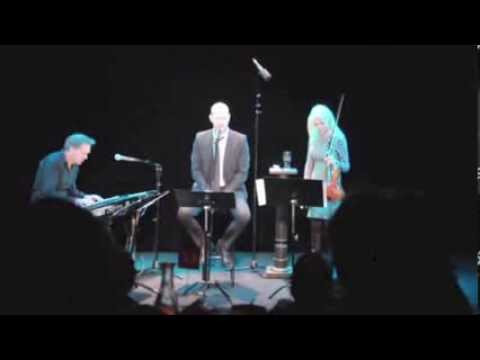 Fredrik Lycke med Linda Lampenius och Anders Neglin