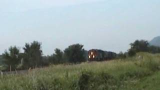 preview picture of video 'BNSF 7001 8066 7-06-02 De Soto, WI'