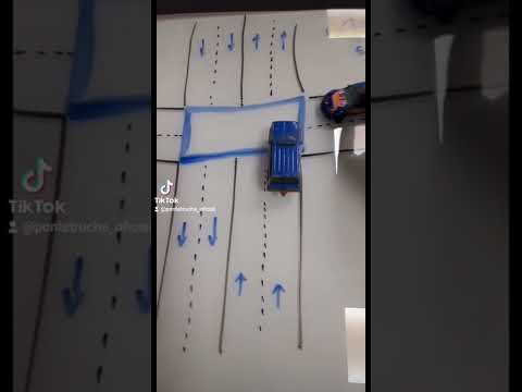 Pontetrucha: Responsabilidad en un choque, intersección calles similares.