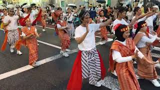日本東北山形花笠祭，花笠舞遊行：印尼為主的外國人隊。