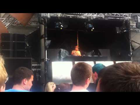 Headhunterz live @ Q-dance stage tomorrowland saturday 28/07/2012