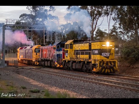 BL28 leaves Bendigo after three months with T381 and P16 on 0082 at Kangaroo Flat- 30/7/21