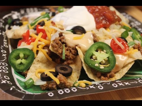 How to Make the Perfect Game Day Nacho Bar | I Heart Recipes