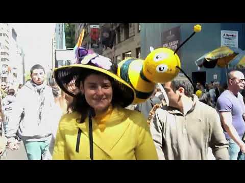 Easter Bonnet Parade. Easter traditions. ESL/ESOL video A1-A2