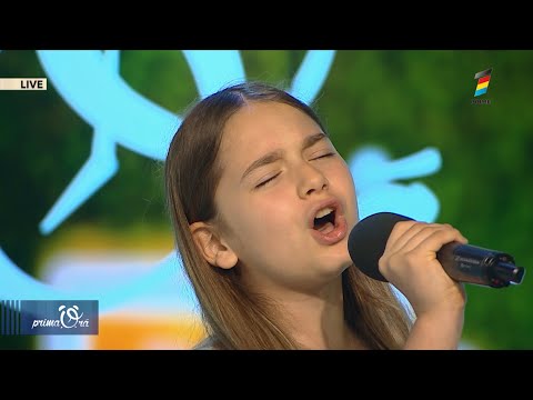 Amelia Uzun - Talking to the moon (cover Bruno Mars)