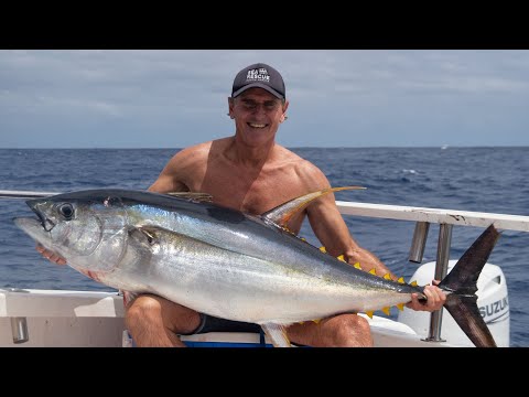 MONSTER TUNA (1+ hour fight!) - Fishing South Africa