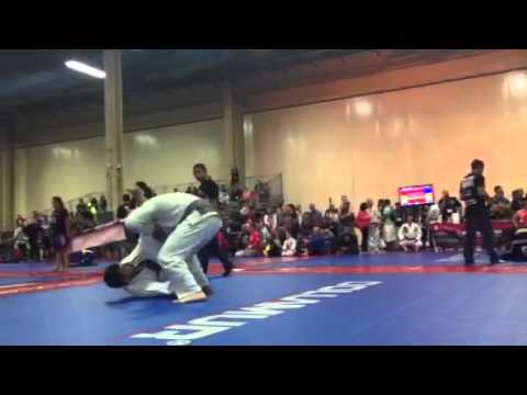 DraMMA @ UFC expo match 1!!