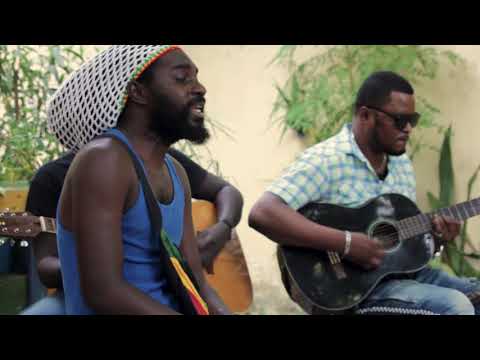 SAAH KARIM - Moses (DAKAR ACOUSTIC YARD SESSIONS #5)